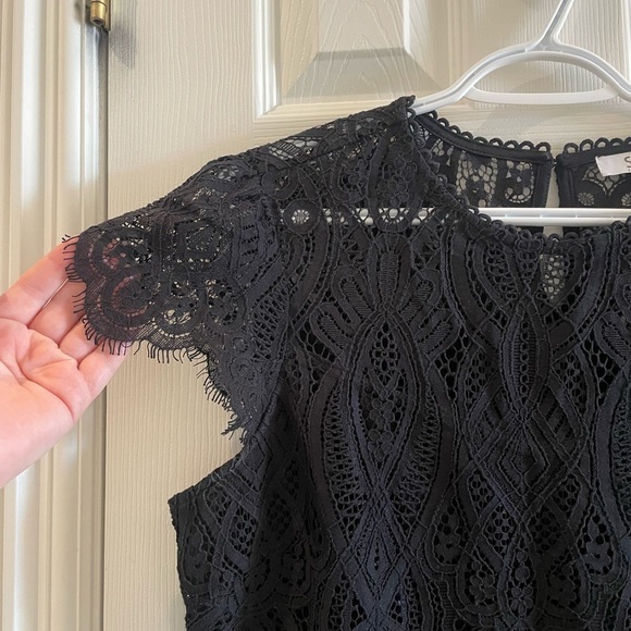 Lace cap sleeve shirt - Picture 2 of 6